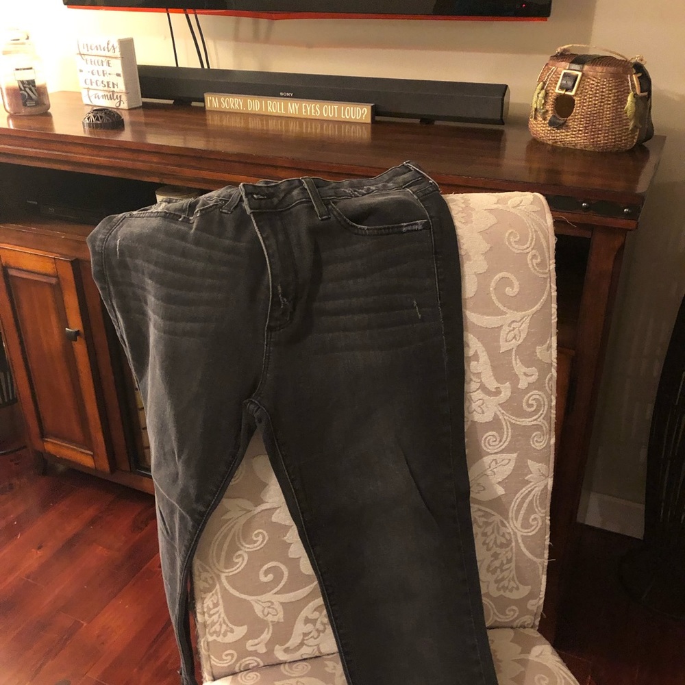Black Capri Jeans